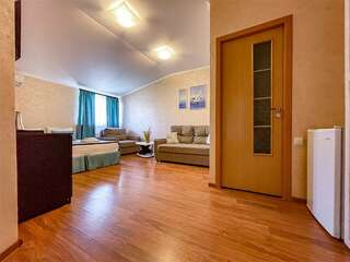 Гостиница Винговер Сукко Стандартный четырехместный номер-3