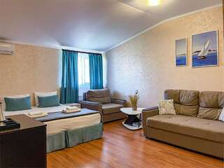 Гостиница Винговер Сукко Стандартный четырехместный номер-1