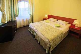 Гостиница Винговер Сукко Семейный номер с балконом-4