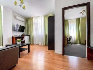 Гостиница Винговер Сукко Семейный номер с балконом-2