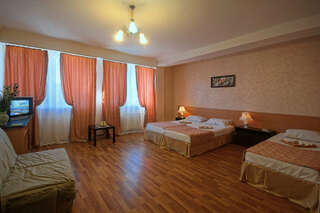 Гостиница Винговер Сукко Стандартный четырехместный номер-6