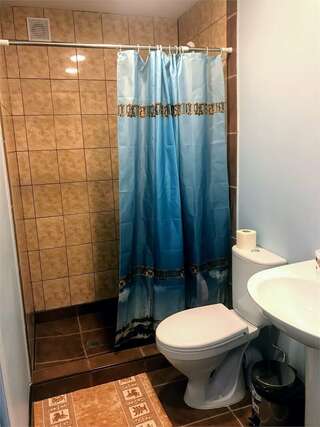 Гостиница Винговер Сукко Стандартный четырехместный номер-5