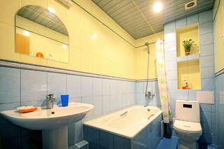 Гостиница Винговер Сукко Стандартный двухместный номер с 1 кроватью или 2 отдельными кроватями и балконом-5