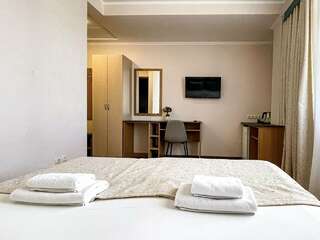 Гостиница Винговер Сукко Стандартный двухместный номер с 1 кроватью или 2 отдельными кроватями и балконом-4